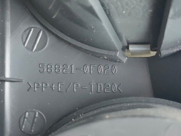 DRŽÁK HRNEK HNÍZDO ZAPALOVAČE KONZOLA STŘEDNÍ  PANEL TOYOTA VERSO FACELIFT