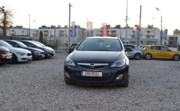 Opel Astra J Hatchback 5d 1.4 Turbo ECOTEC 140KM 2012 Opel Astra 1.4 Benzyna Xenon Tempomat Cz. parkowania Klimatyzacja 1.4 140KM, zdjęcie 2