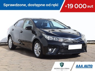 Toyota Corolla X Sedan Facelifting 1.6 Valvematic 132KM 2014 Toyota Corolla 1.6 Valvematic, Salon Polska