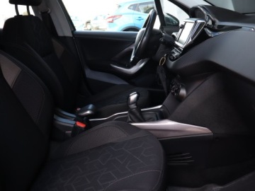 Peugeot 2008 I SUV Facelifting 1.6 BlueHDi 99KM 2016 Peugeot 2008 1.6 BlueHDi, Klima, Tempomat, zdjęcie 8