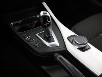 BMW Seria 1 F40 2019 BMW 118 2.0d Automat Urban Line Navi Tempomat, zdjęcie 26