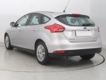 Ford Focus III Hatchback 5d facelifting 1.0 EcoBoost 100KM 2015 Ford Focus 1.0 EcoBoost, Klima, Parktronic, zdjęcie 3