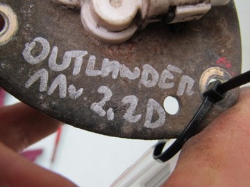OUTLANDER III 2.2 D 11R SENZOR ÚROVNI PALIVA PLOVÁK W NÁDRŽ NÁDRŽE