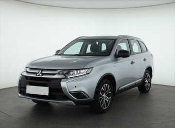 Mitsubishi Outlander III SUV Facelifting 2015 2.0 MIVEC 150KM 2016 Mitsubishi Outlander 2.0, Salon Polska, Klima, zdjęcie 1