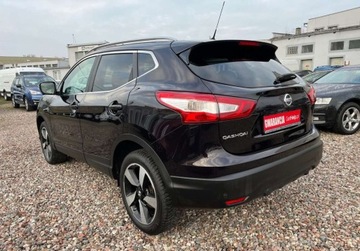 Nissan Qashqai II Crossover 1.6 dCi 130KM 2016 Nissan Qashqai panorama, kamera cofania, nawigacja 1.6 Diesel 130KM, zdjęcie 6