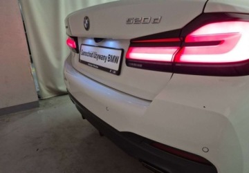 BMW Seria 5 G30-G31 Limuzyna Facelifting 2.0 520d 190KM 2021 BMW Seria 5 xDrive l M-Pakiet l HiFi l Live Kokpit l Kamera 2.0 Diesel, zdjęcie 19