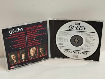 Компакт-диск с лучшими хитами Queen