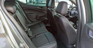 Opel Astra J GTC 1.6 Turbo ECOTEC 200KM 2017 Opel Astra 1.6T 200kM SPORT Full Led Navi Skory Grzane Fotele i Kierownica, zdjęcie 6