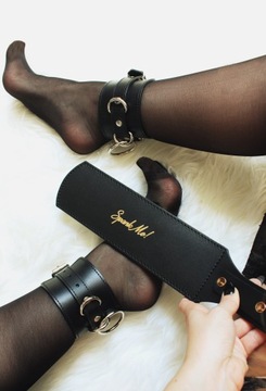 Кожаная подушечка для порки KARESS Mia