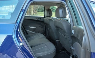 Opel Astra J Sports Tourer 2.0 CDTI ECOTEC 160KM 2010 Opel Astra 2,0CDTI (160KM) 196 tys. km Bezwypadkowy 2.0 Diesel 160KM, zdjęcie 11