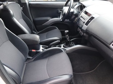 Mitsubishi Outlander II 2.2 MIVEC DID 177KM 2010 Mitsubishi Outlander 2.2 DI-D, 174 KM, Klima, zdjęcie 8