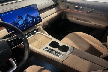 Chery Tiggo 8 SUV PHEV 1.5 T-GDI DHE 279KM 2025 CHERY TIGGO 8 Prestige Super Hybrid 1.5 T-GDI 279KM 7os. 2025, zdjęcie 10