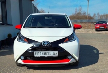 Toyota Aygo II Hatchback 5d 1.0 VVT-i 69KM 2016 Toyota Aygo 1,0 Ben Klima 69 km Benzyna 69KM, zdjęcie 14