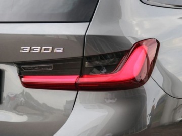 BMW Seria 3 G20-G21 Touring 2.0 330e 292KM 2023 BMW Seria 3 330e xDrive Touring 2.0 Hybryda Plug-in 292KM, zdjęcie 32
