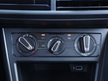 Volkswagen Polo VI Hatchback 5d 1.0 TSI 95KM 2018 VW Polo 1.0 TSI, Salon Polska, 1. Właściciel, zdjęcie 12