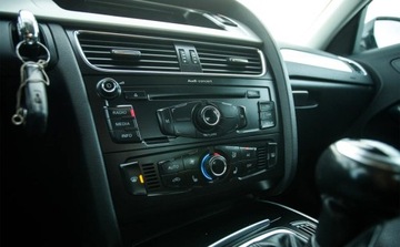 Audi A4 B8 Limousine 2.0 TFSI 180KM 2010 Audi A4 Limousine 2.0T 180KM Sedan cliamtronic Bixenon LED Grzane fotele, zdjęcie 23