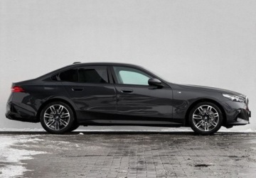 BMW Seria 5 G90-91 2024 BMW Seria 5 I wlasciciel M Sport 360 Gwarancja Bezwypadkowy FVAT23, zdjęcie 2