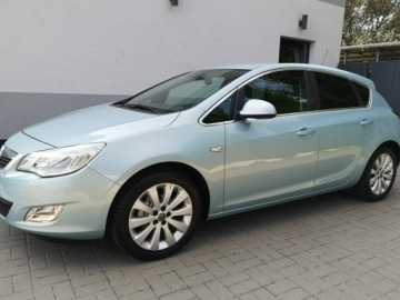 Opel Astra J Hatchback 5d 1.6 Twinport ECOTEC 115KM 2010 Opel Astra 1,6 16v Klimatronik Isofix Tempomat Alu, zdjęcie 9