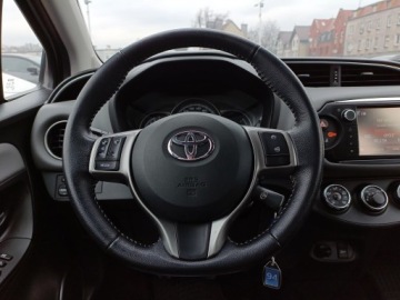 Toyota Yaris III Hatchback 5d Facelifting 1.33 Dual VVT-i 99KM 2015 Toyota Yaris 1.33 Premium III (2011-2019) 1.33VVT-, zdjęcie 15