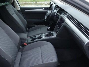 Volkswagen Passat B8 Limousine 1.4 TSI BlueMotion Technology 125KM 2018 VW Passat 1.4 TSI, Salon Polska, VAT 23%, Navi, zdjęcie 8