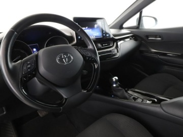 Toyota C-HR I Crossover 1.8 Hybrid 122KM 2019 Toyota C-HR navi kamera grzane fotele ACC, zdjęcie 13
