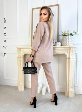 Идеальный, феноменальный, стильный КОСТЮМ, в комплекте брюки-сигареты.