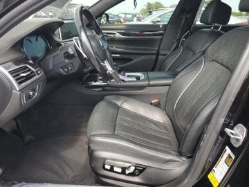 BMW Seria 7 G11-G12 2018 BMW Seria 7 750i 2018 4.4l 4.4 Benzyna 445KM, zdjęcie 7