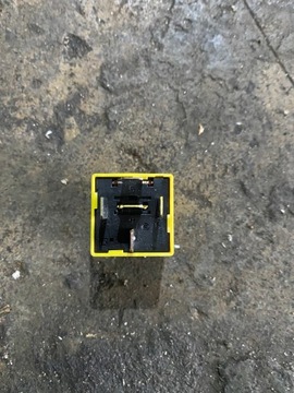 252 MERCEDES W176 W246 RELÉ A0025428919