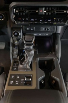 Toyota Land Cruiser VII Terenowy 5d 2.8 D-4D 204KM 2024 Toyota Land Cruiser LC 2.8 D-4D Executive aut 2.8 Diesel 205KM, zdjęcie 14