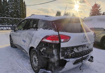 Renault Clio IV Grandtour  1.5 dCi 90KM 2016 Renault Clio 2016r, 1.5 DCI. Lekko uszkodzony tyl. Jezdzi. 1.5 Diesel, zdjęcie 3