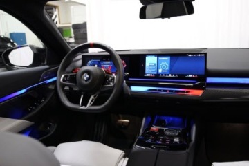 BMW Seria 5 G90-91 M Touring 4.4 V8 727KM 2025 BMW M5 Touring Ultimate Package 2025 4.4 Hybryda Plug-in 728KM, zdjęcie 10