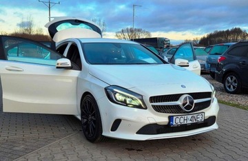 Mercedes Klasa A W176 Hatchback 5d Facelifting 180 122KM 2016 Mercedes-Benz Klasa A 1,6 Ben 122 km AMG 6 -biegow 1.6 Benzyna 122KM, zdjęcie 27