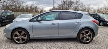 Opel Astra J Hatchback 5d 1.7 CDTI ECOTEC 110KM 2010 Opel Astra J Jeden Właściciel Zarejestrowany, zdjęcie 4