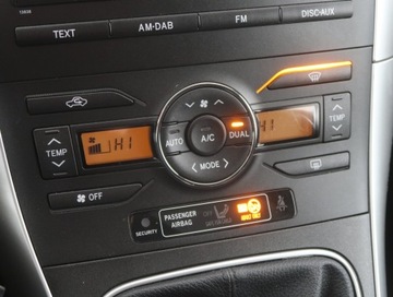 Toyota Auris I Hatchback 1.6 Valvematic 132KM 2010 Toyota Auris 1.6 Valvematic, Klima, Klimatronic, zdjęcie 11