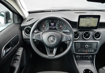 Mercedes GLA I Off-roader 1.6 180 122KM 2017 Mercedes-Benz GLA LIFT 180 Benzyna 122HP Automat Kamera II.wlasciciel GWAR, zdjęcie 8