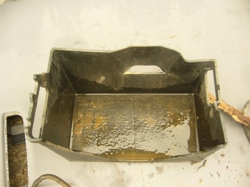 MITSUBISHI PAJERO III 3.2 DID POUZDRO AKUMULÁTORU