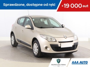 Renault Megane III Hatchback Facelifting 1.6 16v 100KM 2012 Renault Megane 1.6 16V, Salon Polska, Serwis ASO
