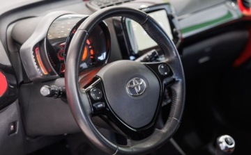 Toyota Aygo II Hatchback 5d 1.0 VVT-i 69KM 2017 Toyota Aygo 1.0 VVT-i X-cite EU6 Benzyna 69KM, zdjęcie 27