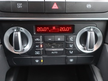 Audi A3 8P Hatchback 3d 1.8 TFSI 160KM 2010 Audi A3 1.8 TFSI, Klima, Klimatronic, Tempomat, zdjęcie 11