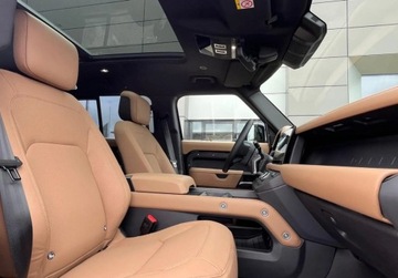 Land Rover Defender IV (L663) Hard Top 90 3.0D R6 250KM 2025 Land Rover Defender 3.0D I6 250 PS AWD Auto X-Dynamic HSE 110 3.0 Diesel, zdjęcie 2