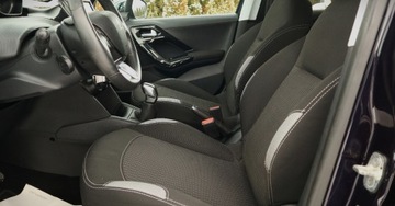 Peugeot 208 I Hatchback 5d Facelifting 1.2 PureTech 82KM 2017 Peugeot 208 (Nr.008) 1.2 82 KM Style Navi Klima Tempomat Parktronik Gwaran, zdjęcie 17