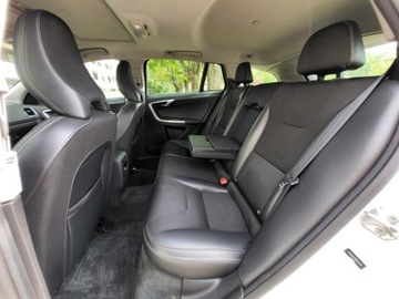 Volvo V60 I Kombi Facelifting 2.0 T5 DRIVE-E 245KM 2017 VOLVO V60 T5 2.0l benzyna 245KM*Dokumentacja * Zadbany * 141, 074km, zdjęcie 20
