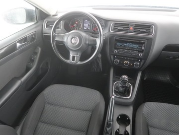 Volkswagen Jetta VI Sedan 1.2 TSI 105KM 2012 VW Jetta 1.2 TSI, Salon Polska, Serwis ASO, Klima, zdjęcie 6