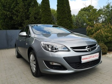 Opel Astra J Sports Tourer Facelifting 1.4 Turbo ECOTEC 140KM 2014 Opel Astra 1.4 16v 140KM Klimatronik Tempomat, zdjęcie 2