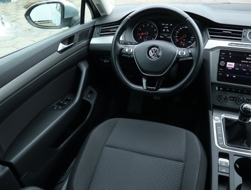 Volkswagen Passat B8 Limousine 1.4 TSI BlueMotion Technology 125KM 2018 VW Passat 1.4 TSI, Salon Polska, VAT 23%, Navi, zdjęcie 6