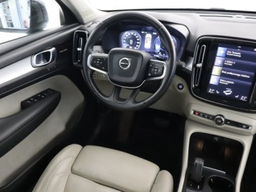 Volvo XC40 Crossover 2.0 D4 190KM 2018 Volvo XC40 D4 AWD, 187 KM, 4X4, Automat, Skóra, zdjęcie 6