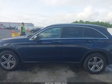 Mercedes GLC C253 2021 Mercedes-Benz GLC 2021 r. ,2,0L 300 4 MATIC 2.0 Benzyna 255KM, zdjęcie 14