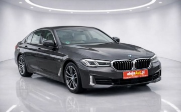 BMW Seria 5 G30-G31 Limuzyna Plug-In 2.0 530e 292KM 2021 BMW Seria 5 4x4 BMW 530e Plug-In HYB 292 KM 2021r 104.000 km Warszawa