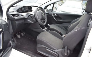 Peugeot 208 I Hatchback 5d Facelifting 1.6 BlueHDi 75KM 2018 Peugeot 208 Peugeot 208 1.6 BlueHDi Active 1.6 Diesel 75KM, zdjęcie 4