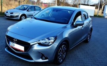 Mazda 2 III Hatchback 5d 1.5 SKY-G 90KM 2015 Mazda 2 Automat, Podgrzewane fotele, Czujniki parkowania tyl 1.5 Benzyna